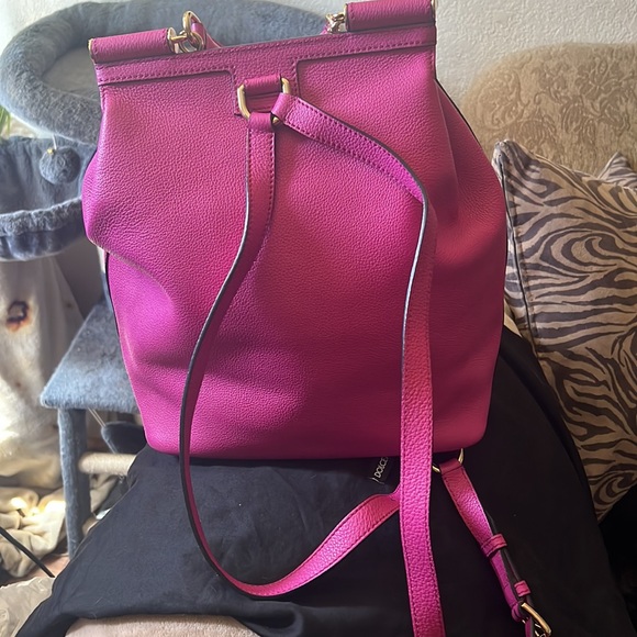 Stunning Barbie Pink Leather Dolce & Gabbana Backpack with gold hardware - Picture 5 of 12